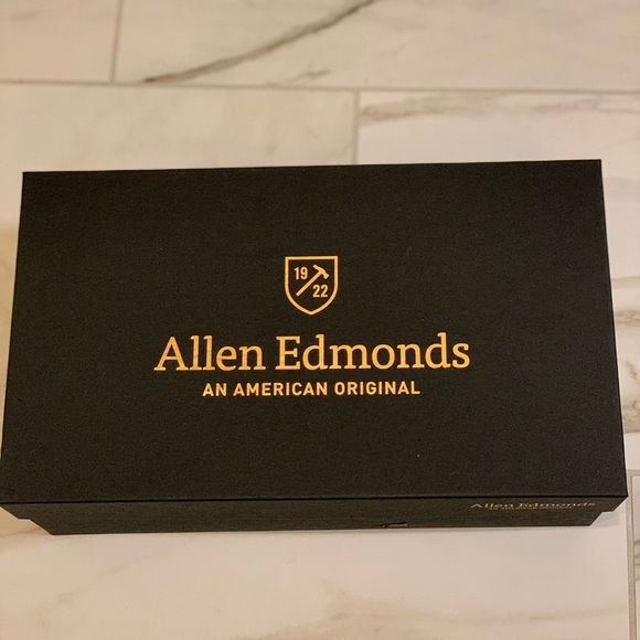 Allen Edmond size 13AAFairfax oxfords. Gently used - Picture 4 of 4